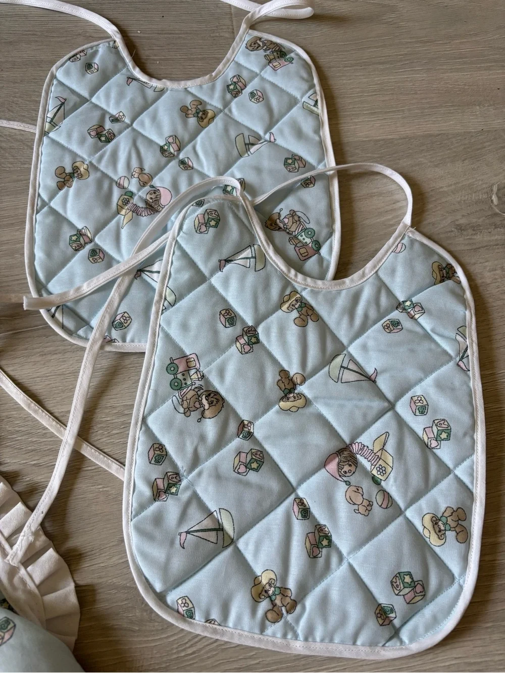 Vintage high chair cover and 2 bibs
